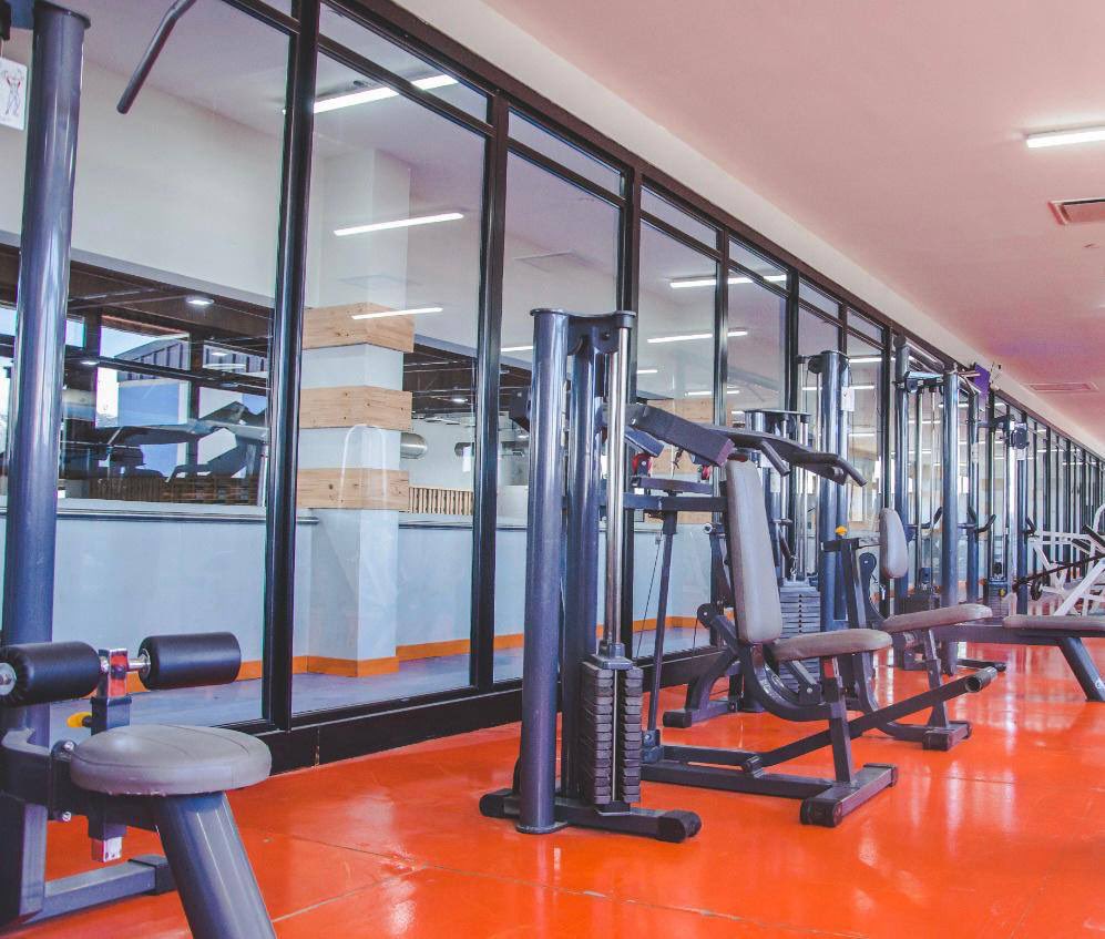 WalterVuotoTDF's tweet photo. Nos preparamos para la inauguración del Salón de Musculación que el próximo lunes tendrá lugar en el primer piso del Microestadio Cochocho Vargas, destinado a un público general de 15 a 60 años. https://t.co/mQGRr2NNwA
