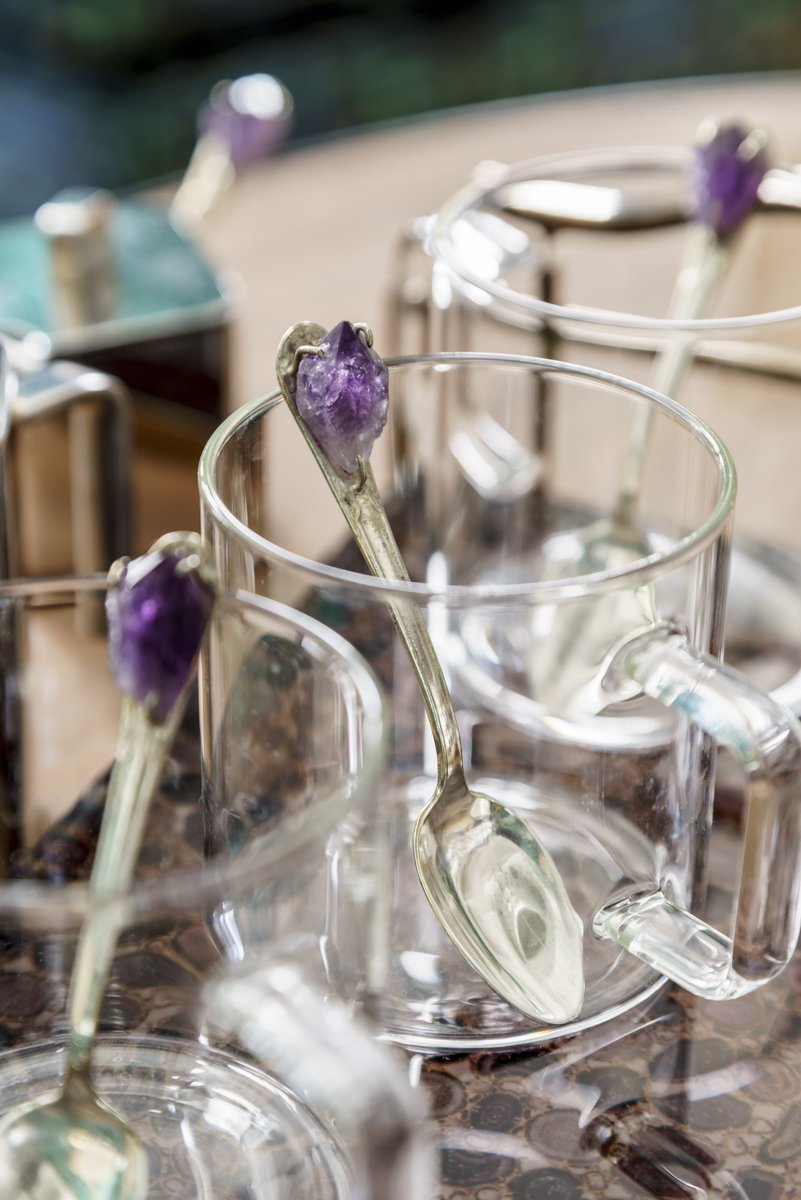 KMD_Jewelry's tweet photo. Stir the tea, not the pot.
Pictured: Kimberly McDonald Home Collection #OneofaKind Vintage Sterling Silver Spoons with Amethyst
#SignatureKMD #SterlingSilver #ILikeRocks #KMDJewelry #RaiseYourVibration #NothingsBetterThanNature #KMD #KimberlyMcDonald #Nature https://t.co/hGkeeAfk9s