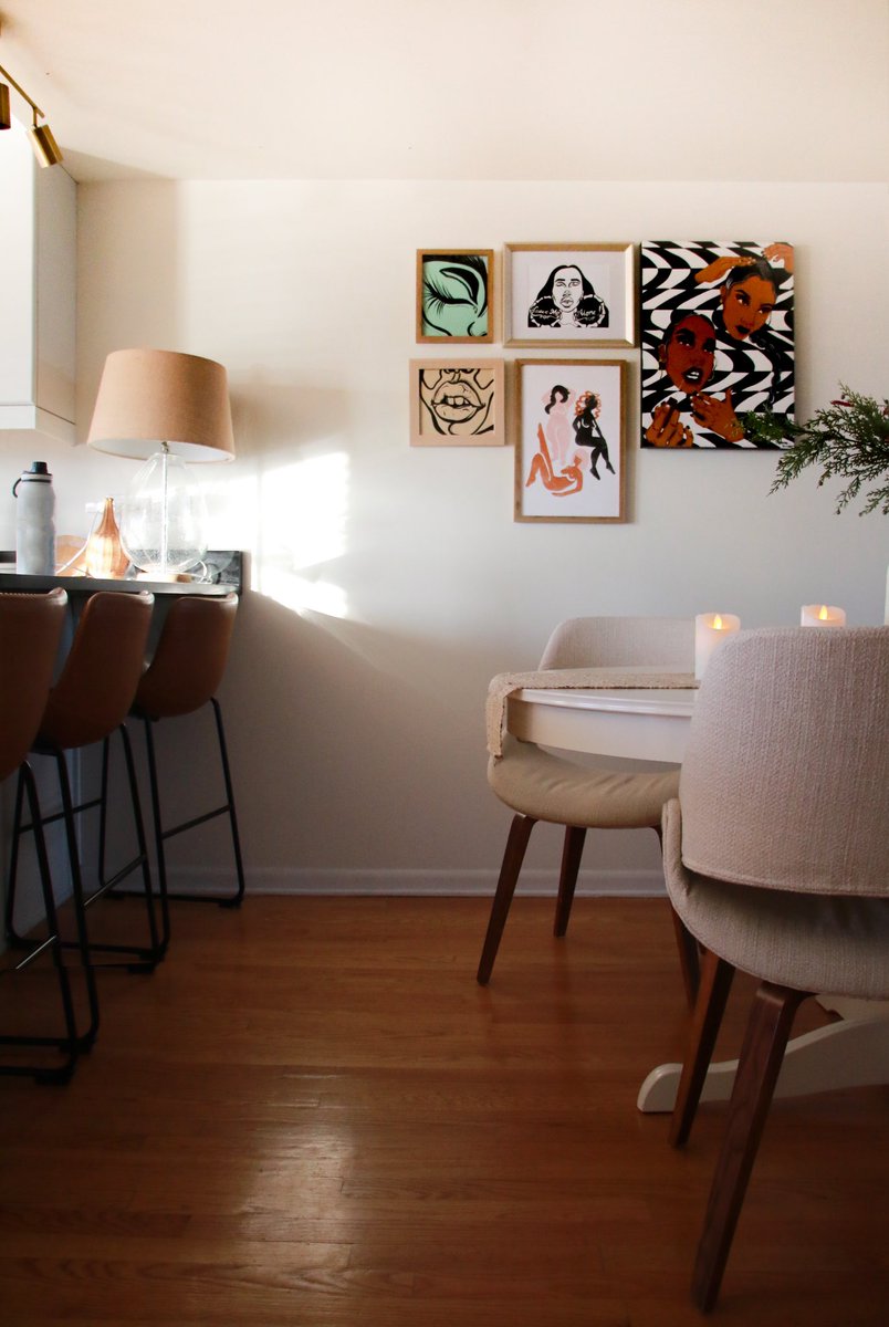 hai_ey's tweet photo. Some of my art in my friends homes (,: https://t.co/TNRNkHLWVL