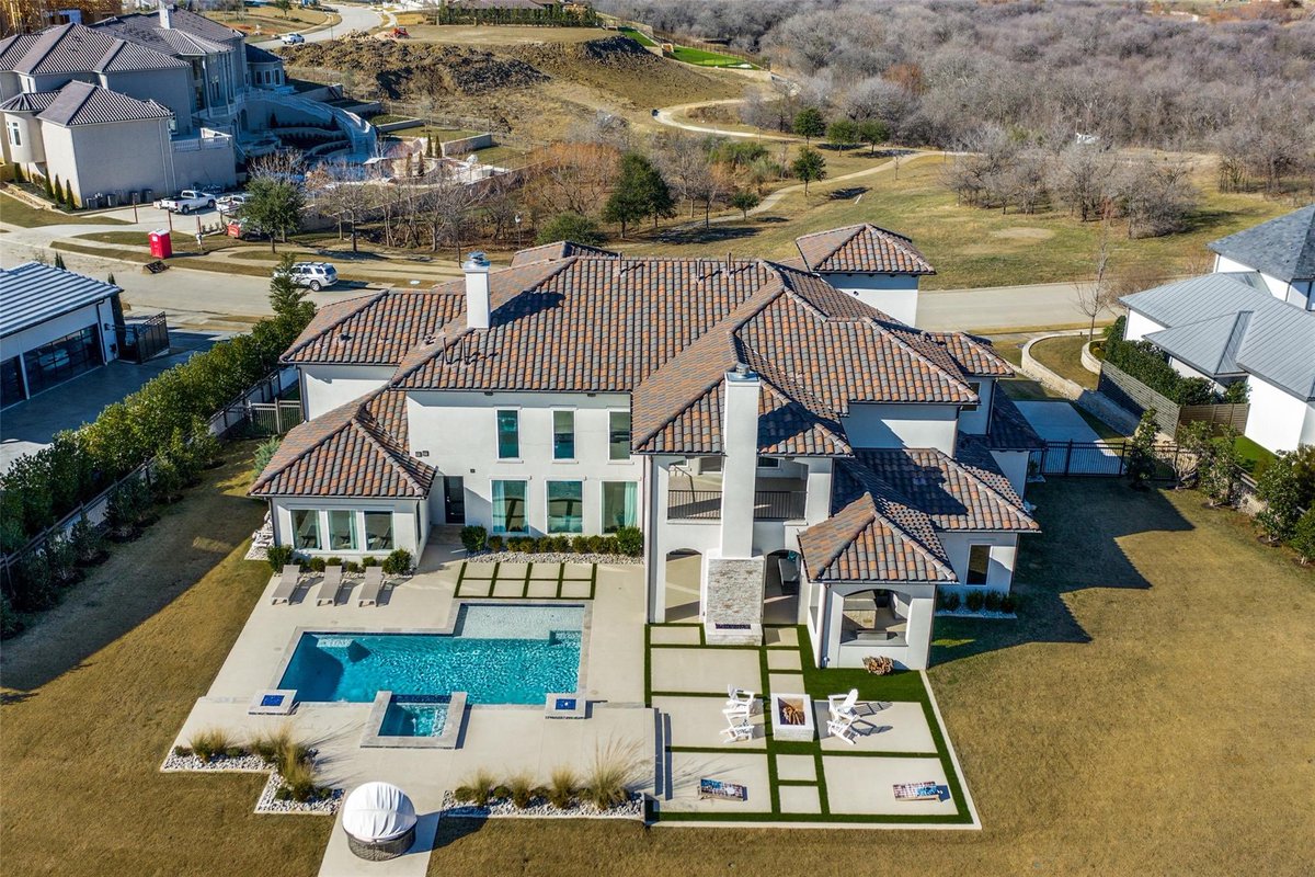 christie_bray's tweet photo. Backyard goals!! Outdoor kitchen, pool, basketball court, large lot, inground trampoline &amp; covered patio!   Located in Frisco!  Could you see yourself living here? https://t.co/mzriBKCuIk