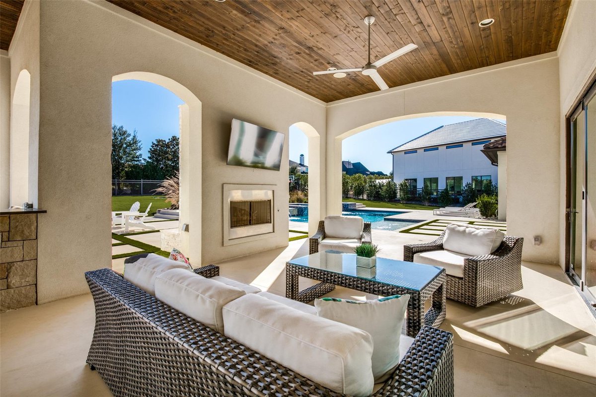 christie_bray's tweet photo. Backyard goals!! Outdoor kitchen, pool, basketball court, large lot, inground trampoline &amp; covered patio!   Located in Frisco!  Could you see yourself living here? https://t.co/mzriBKCuIk