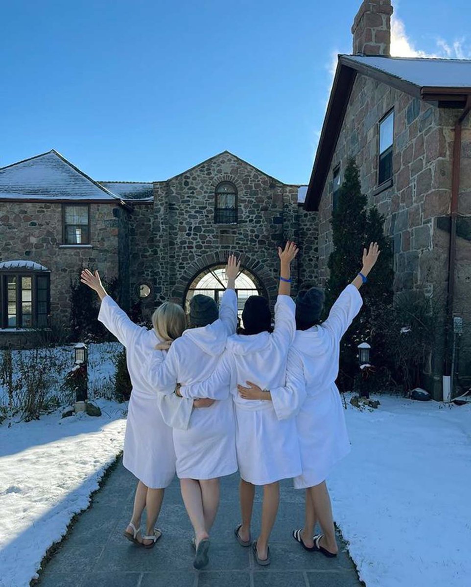 steannesspa's tweet photo. A day away with friends is always needed! Enjoy a winter getaway filled with plush white robes, spa treatments, snow-covered trails, hydrotherapy pools and so MUCH more! 

Rejuvenate your mind and body while making lasting memories, with Ste. Anne’s as your beautiful backdrop. https://t.co/Pi8xwiYedv