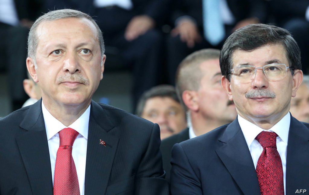 Sefer_Berlik's tweet photo. يقول داوود اوغلو - رئيس الوزراء التركي السابق -: عندما أصبحت رئيسا للوزراء وحتى اليوم أصبح من كان يمتلك خاتمًا فقط صاحب الثروات الطائلة - في اشارة لأردوغان https://t.co/nNPjRBg71k