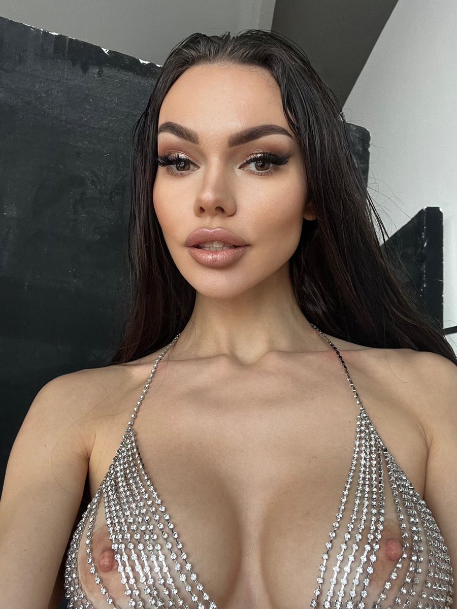 Chaturbate.com/b/slemgem 11-15:00 Moscow time All Hot content on my OnlyFan...