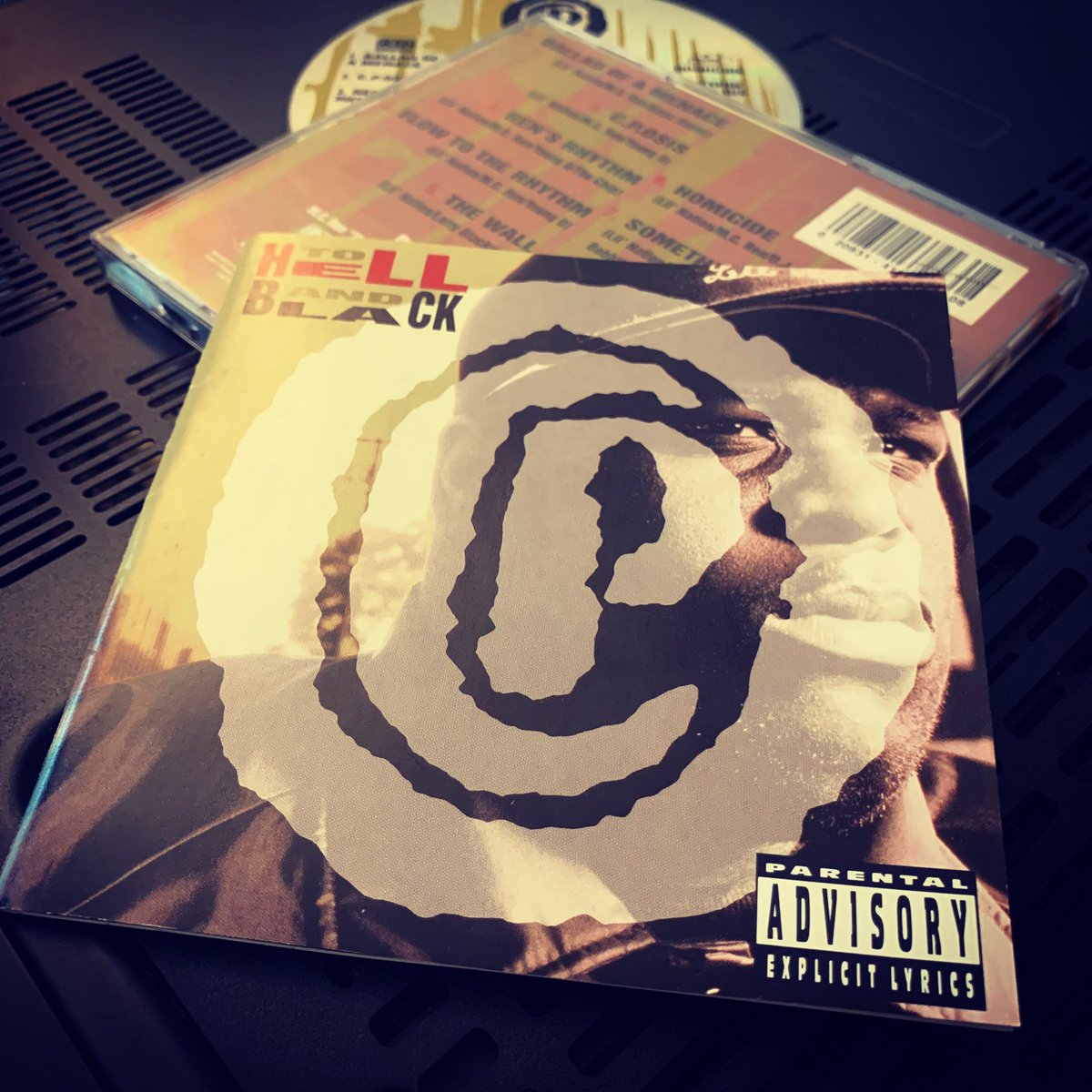 hiphopgods's tweet photo. ๐๐
#ripcpo #bosshogg #hiphop #legend #forever #celebrated #restinpeace #hiphopgods https://t.co/mTiuPMyEzL