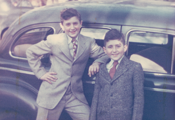 Andy_Levin's tweet photo. One of my favorite things about the new #MI11 is running to represent the place where my family has lived for five generations—from my great-grandparents, Morris and Gittelle Levinson in Birmingham in the 1890s, to my own kids in the 2020s! #LevinFor11 https://t.co/8IiC9eCoLT https://t.co/GWdNAW9Dxi