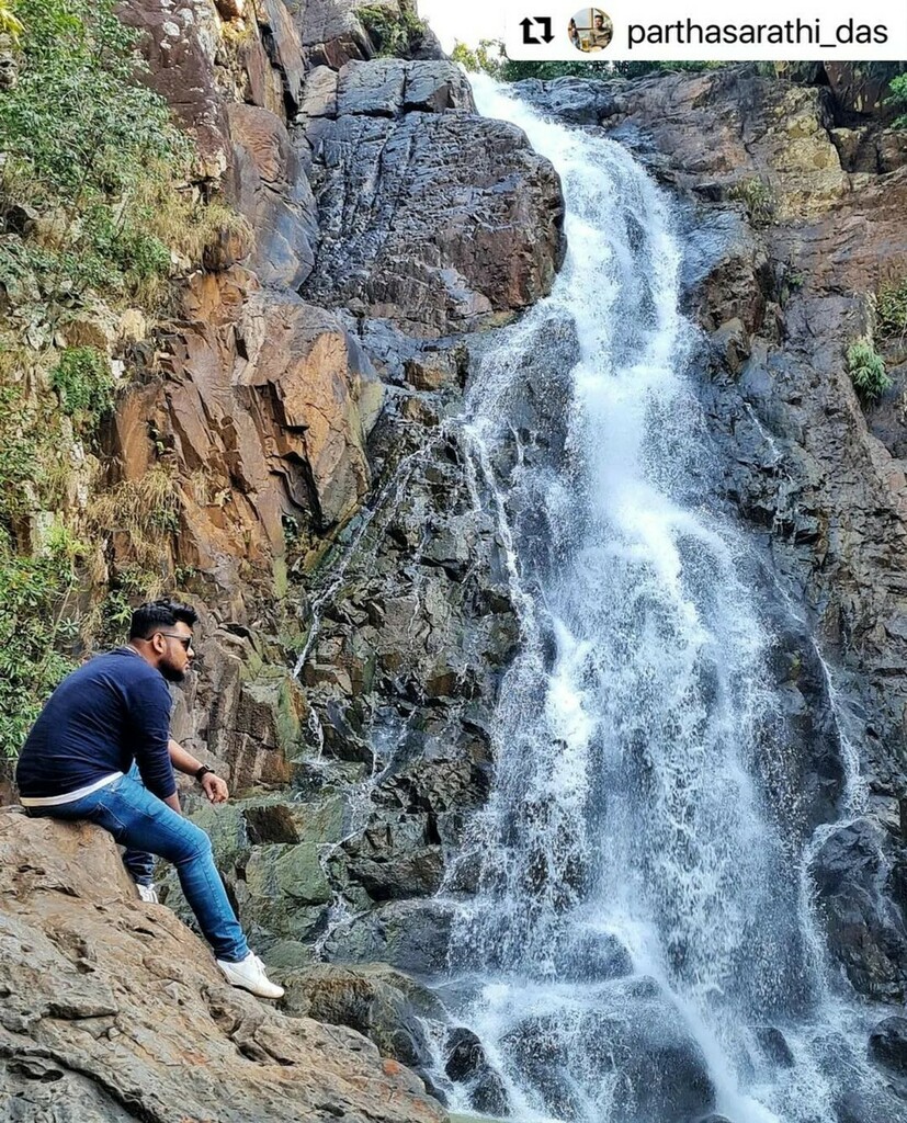 BBSRBuzz's tweet photo. #bhubaneswarbuzz pic by @parthasarathi_das
・・・
There's no better place to find yourself than sitting by a waterfall and listening to its music !! ❤ #uskiwaterfall
#waterfall #wanderlust #worldtravel #travelrealindia #triptocommunity #naturephotography #worldtraveler #… https://t.co/UHjkmViLyi