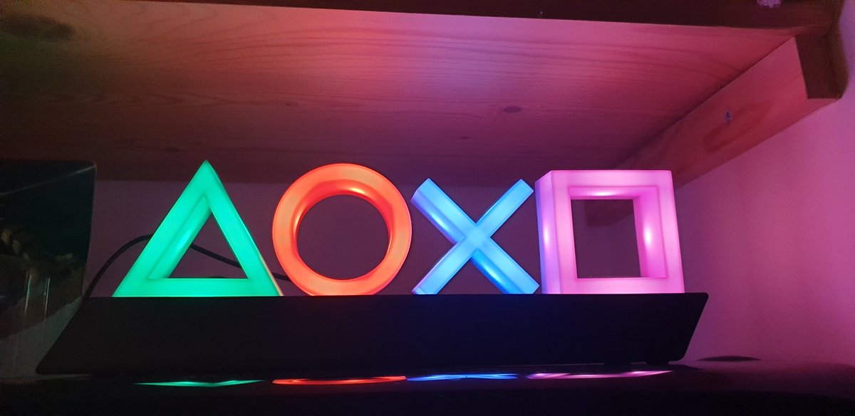 AlphabetPig's tweet photo. Had another mum over today with their kid, when the mum saw this she said, 'oh that's nice, is that Alexa?' #playstation #ps5 #gamermum #alexa #videogames #playstationlight https://t.co/4S4cP9HXjh