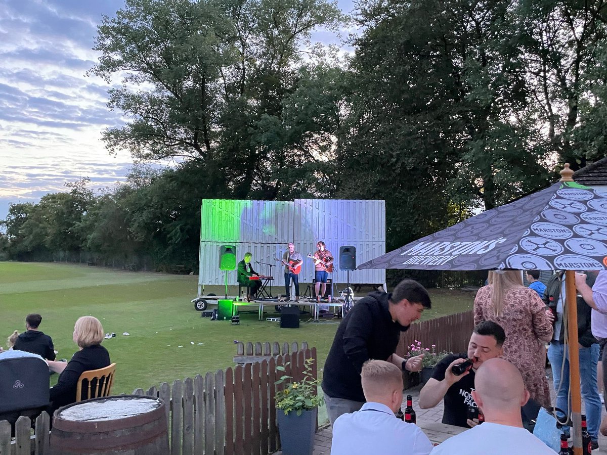 HSACC_Official's tweet photo. 🚨Function Room available for hire🚨

Birthday parties, Christenings, Baby Showers etc. We can look to cater for you 🍾🥂🍻

If you would like to book with us please feel free to contact directly through Twitter via direct message. https://t.co/2tsHPk1BMY