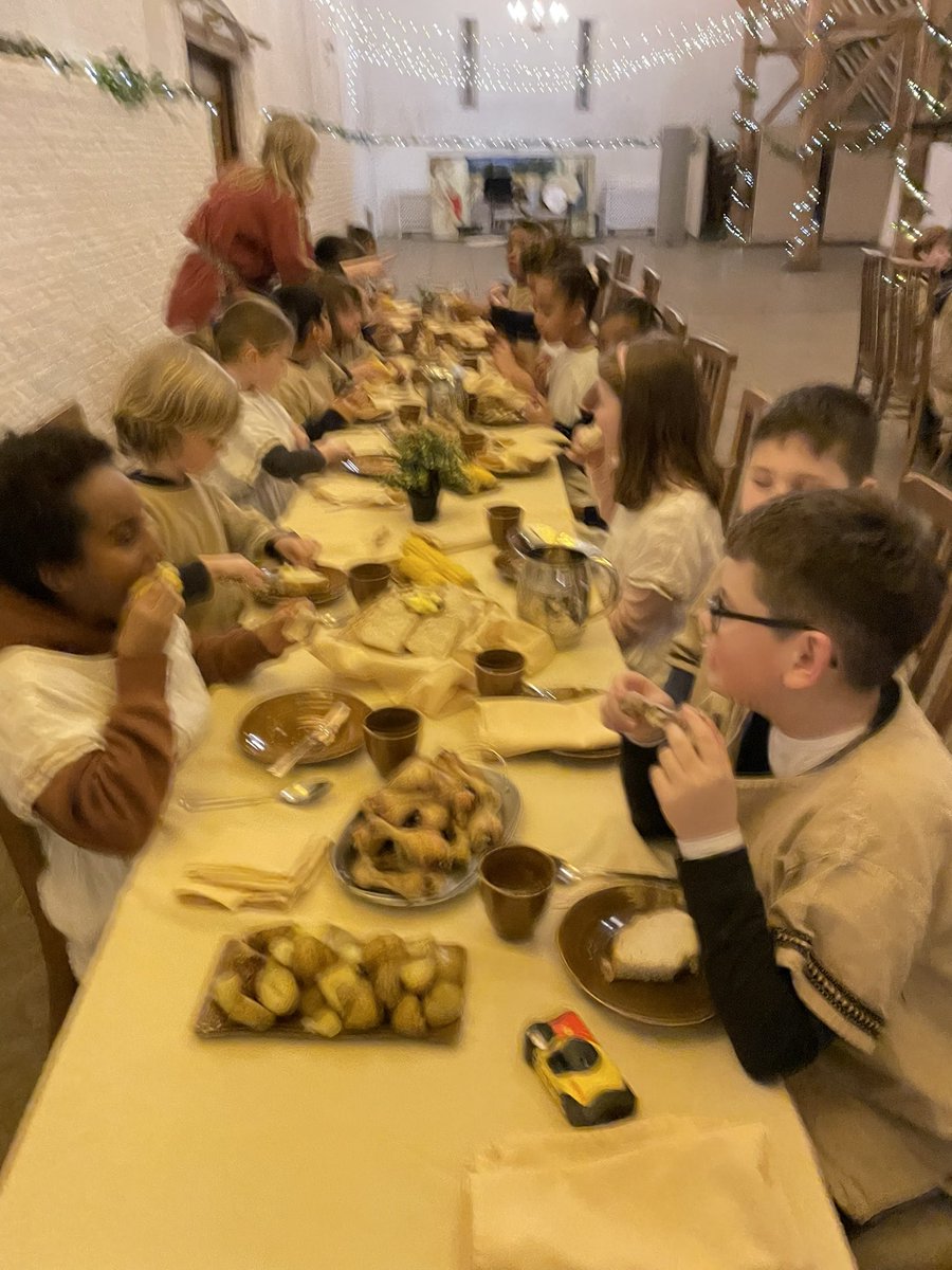 bonnevilleps's tweet photo. Will the royal feast givers allow their Roman soldiers to enjoy their Roman banquet? #RottenRomans https://t.co/sNxcpDRqLH