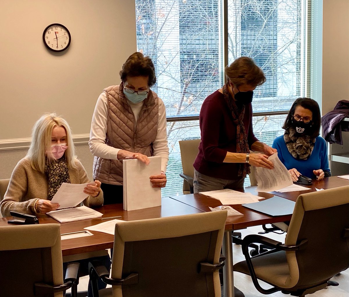 CltAlliance's tweet photo. We had a wonderful time volunteering at @CareRingNC  this morning. Alliance members assembled resource packets for Community Healthcare Workers to distribute to clients participating in the maternal child health initiative. #volunteer #health #communityhealth 🩺 https://t.co/KwPjCsfNp1