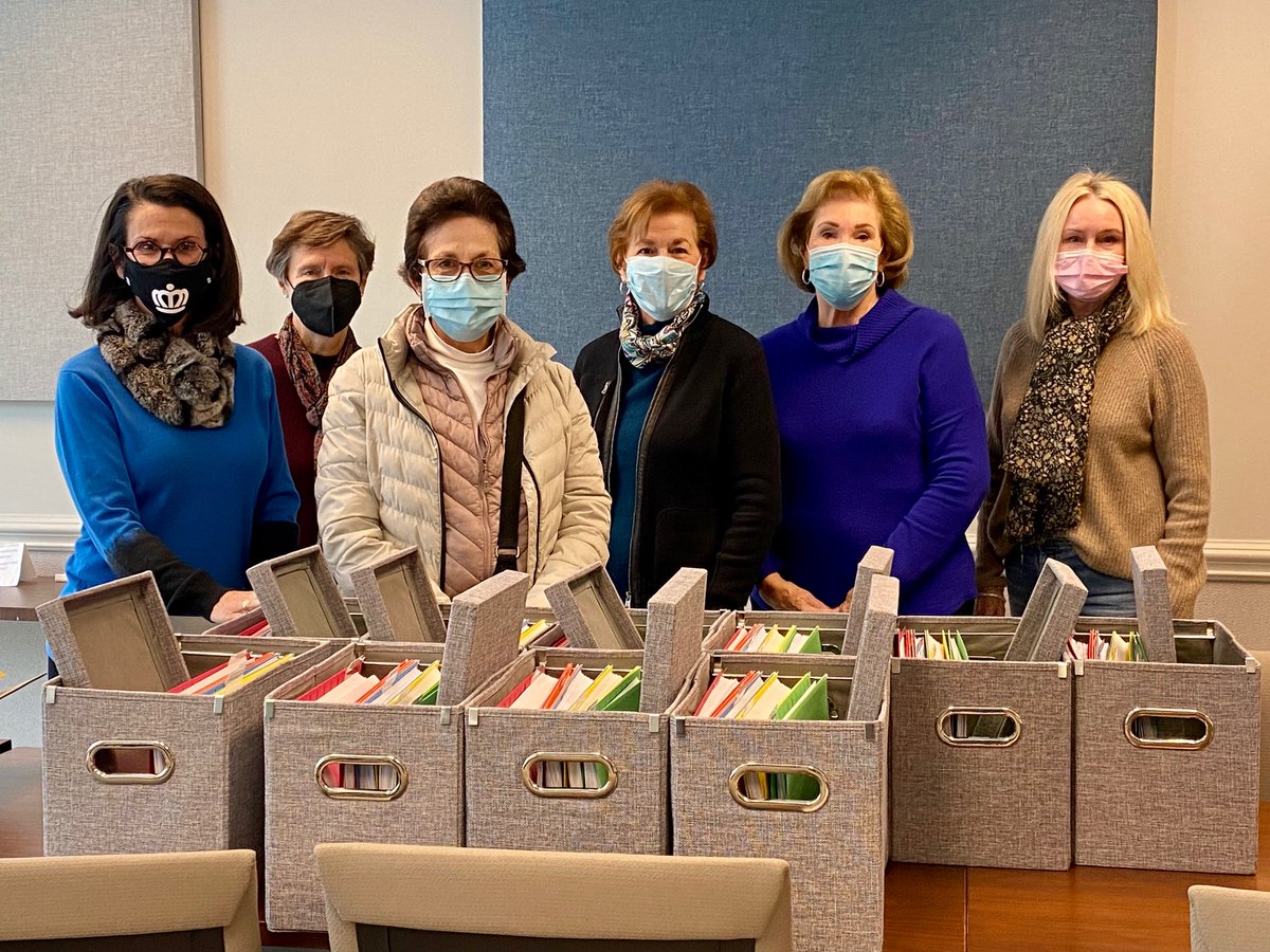 CltAlliance's tweet photo. We had a wonderful time volunteering at @CareRingNC  this morning. Alliance members assembled resource packets for Community Healthcare Workers to distribute to clients participating in the maternal child health initiative. #volunteer #health #communityhealth 🩺 https://t.co/KwPjCsfNp1