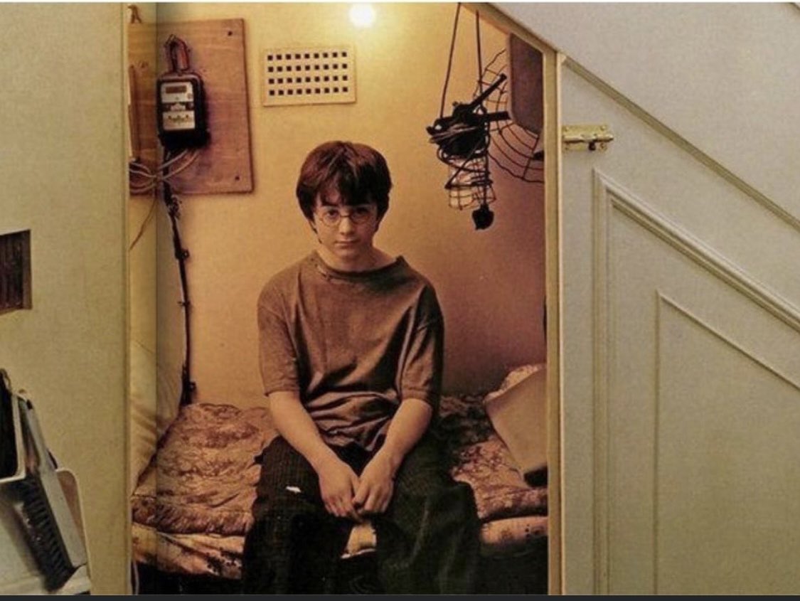 ScottMitchMSc's tweet photo. When Harry Potter lived under the stairs it was called neglect. 

In London it’s called a £1200 a month studio apartment🥴 https://t.co/dIczdaDOLW
