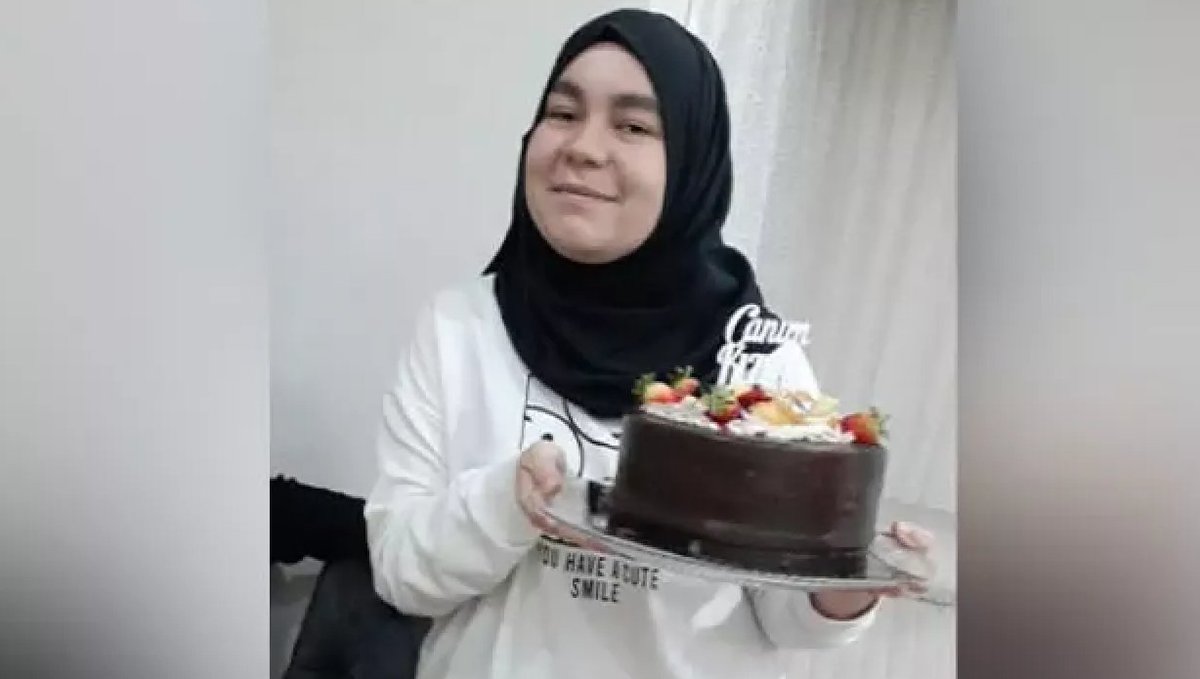 Çerkezköy’de 17 yaşındaki lise öğrencisi Bahar Erkek, eğitim gördüğü okulundan hiç kimseye bir şey demeden ayrıldıktan sonra kendisine bir daha ulaşılamadı.Gören, yerini bilen varsa lütfen polisi arasın.
#RTErdogan
#Suleymansoylu
<a href="/osmannnurika/">Osman Nuri Kabaktepe</a>