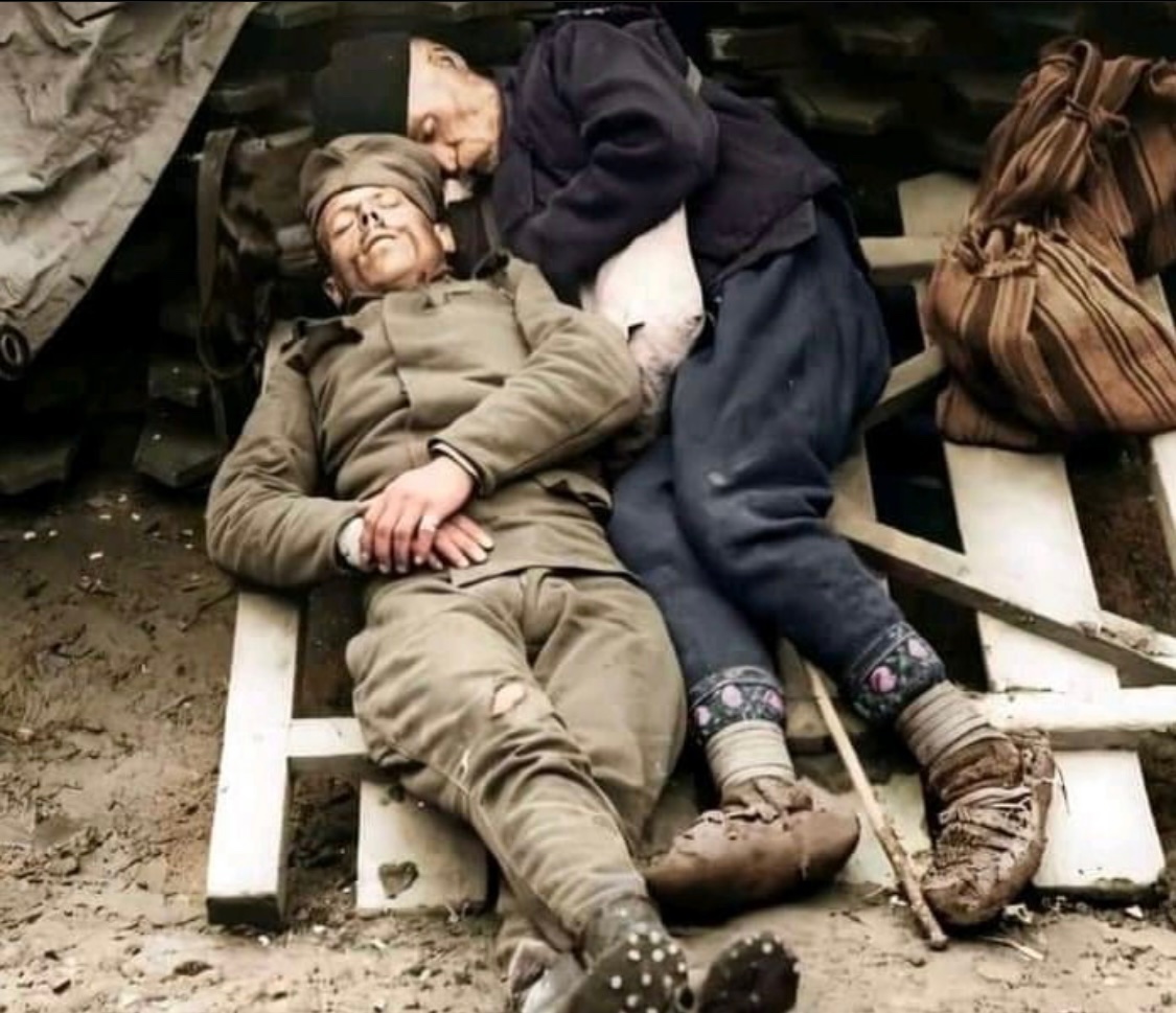profgalloway's tweet photo. Serbian soldier and his father, WW1, 1914. Father had come to visit him on the front. 

https://t.co/40VMU8HrXy https://t.co/P7zCAQXTOO
