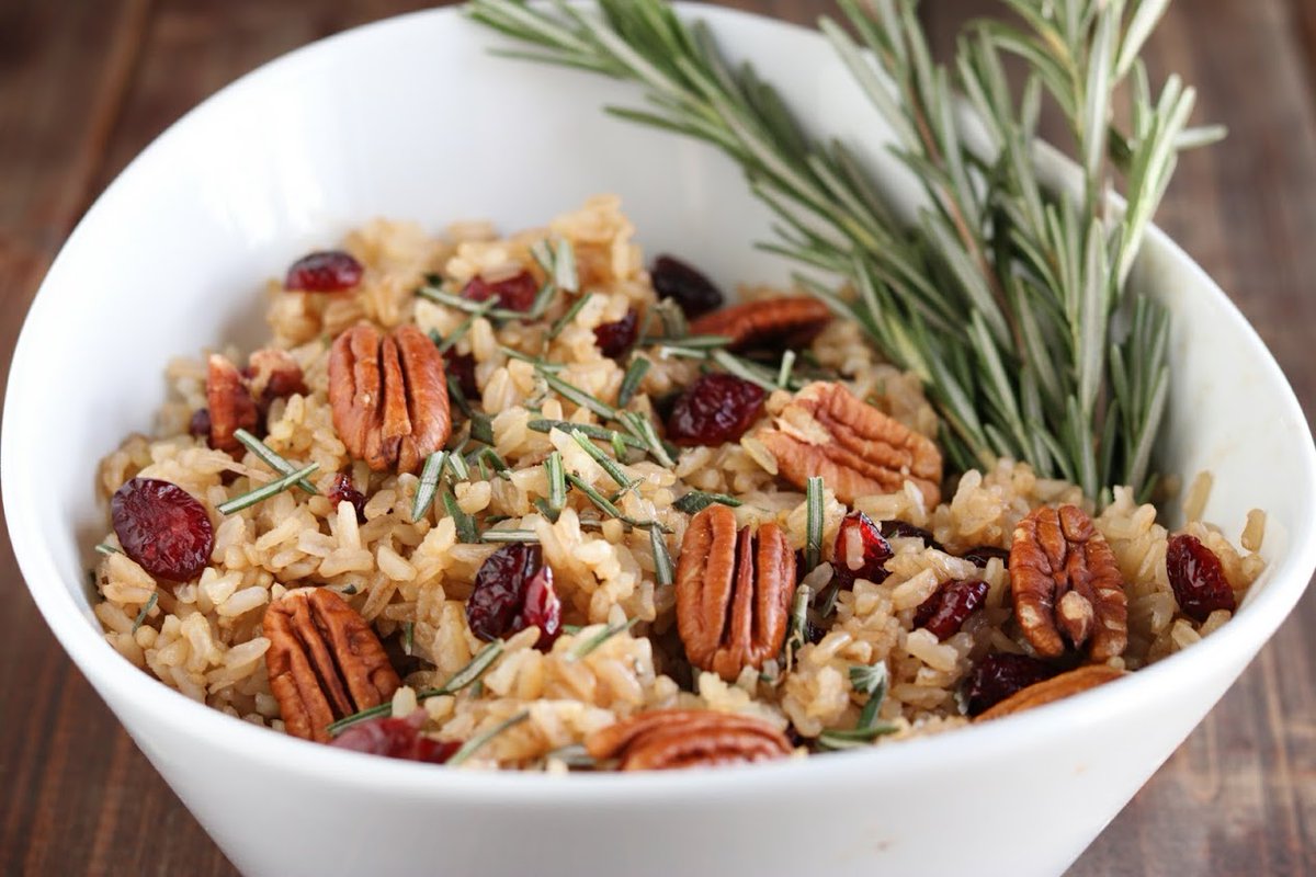 Rice rice. плов из бурого риса с курицей. бурый рис пп. неочищенный коричневый рис на завтрак. пп рис.