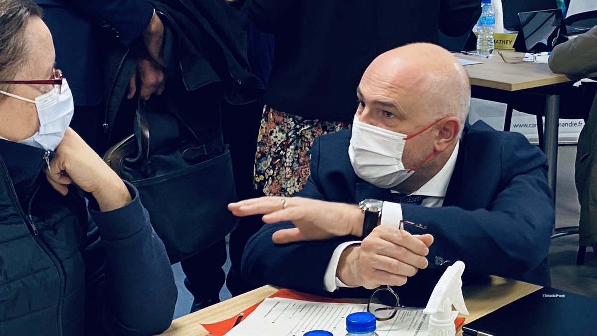 pietraszewski_l's tweet photo. A Rouen, j’ai aussi assisté à un atelier ⁦@pole_emploi⁩ pour les seniors confrontés au chômage de très longue durée. 

Ils sont une priorité du parcours de remobilisation mis en place par le ⁦@gouvernementFR⁩. Avec un objectif : un suivi sur-mesure. #emploi https://t.co/eKoSbXWlgK