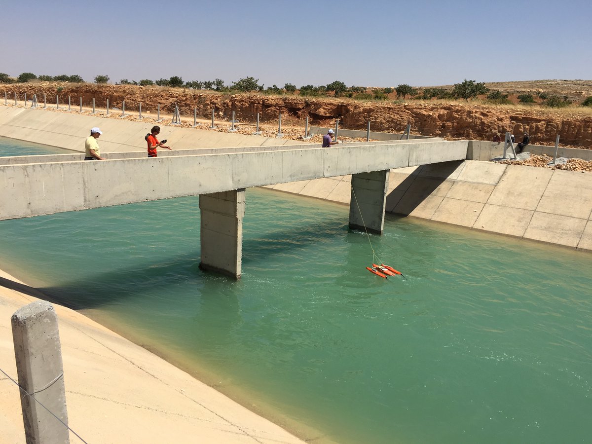 Tbt Şanlıurfa’da sulama kanalında debi ölçümü sıcaklık 45 C