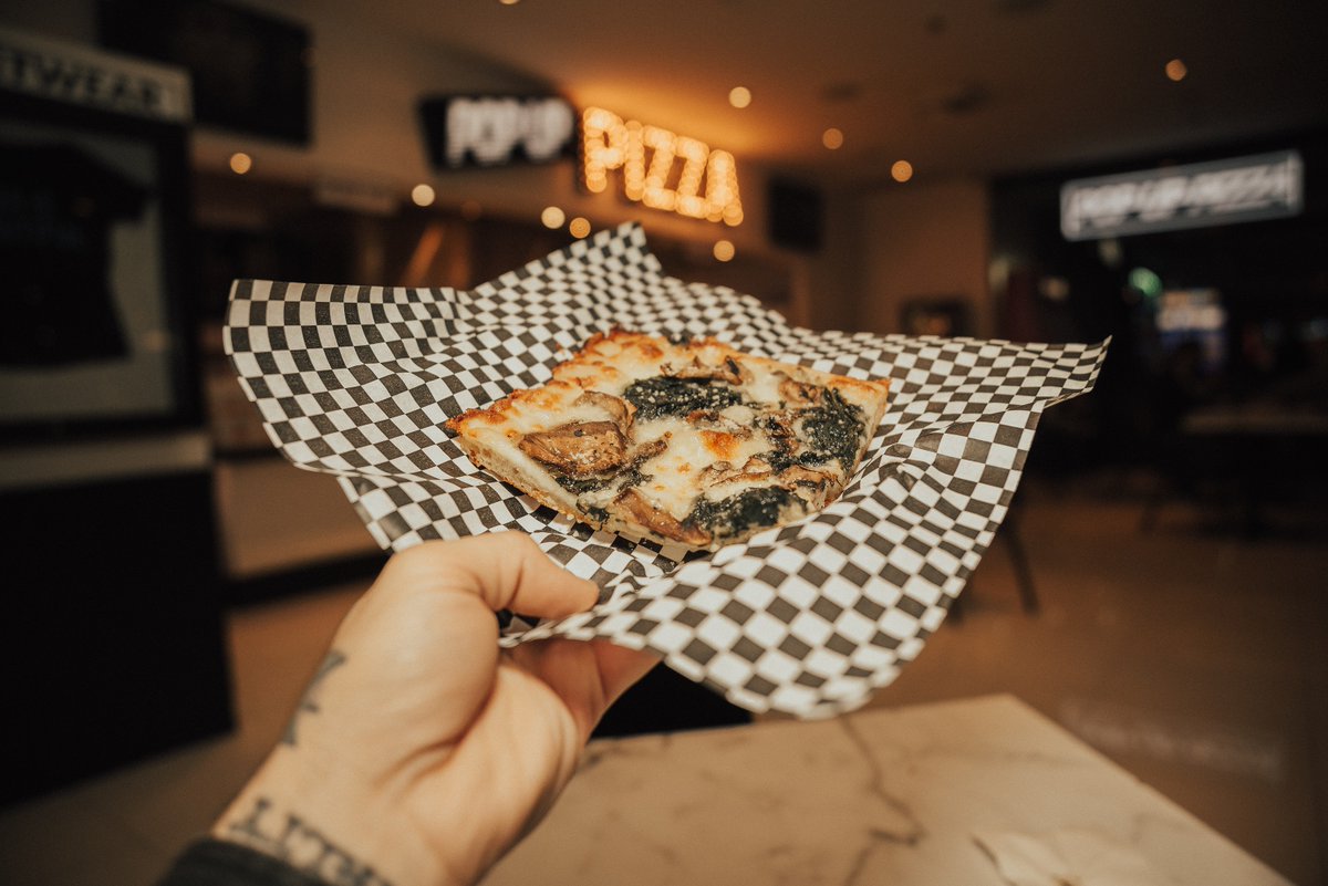 Get your pizza fix from the phenomenal Pop Up Pizza! Located on the casino floor next to the Sou