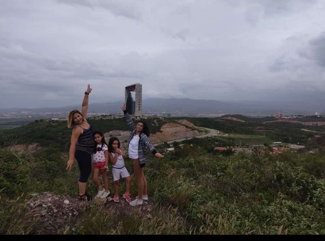 #13Ene de aniversario nuestro hermoso Monumento Manto de María Divina Pastora. Monolito inaugurado en el 2016 y queda en mi hermoso Barquisimeto, puedo apreciarlo si subo la loma muy cerquita de mi casa.

<a href="/AdolfoP_Oficial/">Adolfo Pereira Gobernador</a>
<a href="/Miguelangel_gch/">Miguel González</a>
<a href="/LorelenM/">lorelen mendoza</a>
#PuebloEnUnidadPatriótica