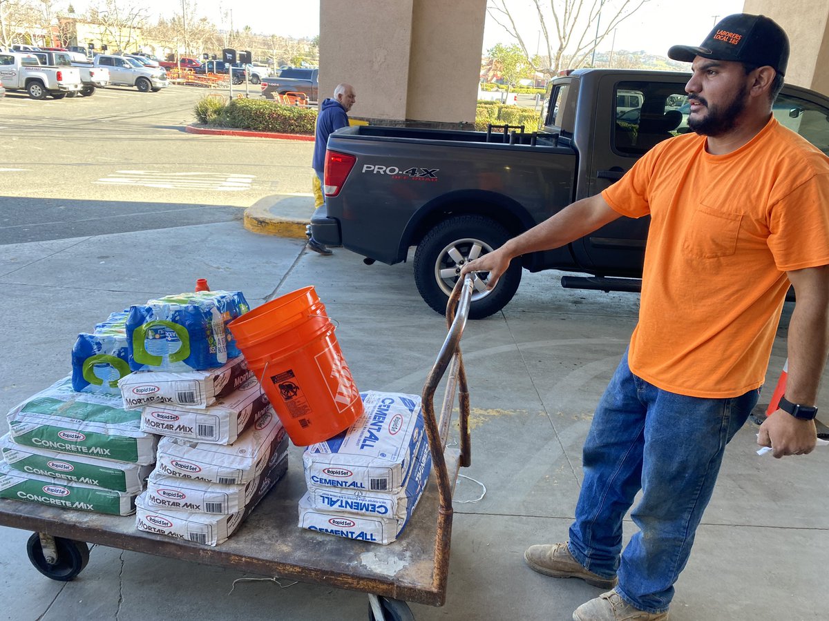 CCervantesCTS's tweet photo. Folsom store# 6675. Driving sales and customer service https://t.co/sKFzjDkgAM