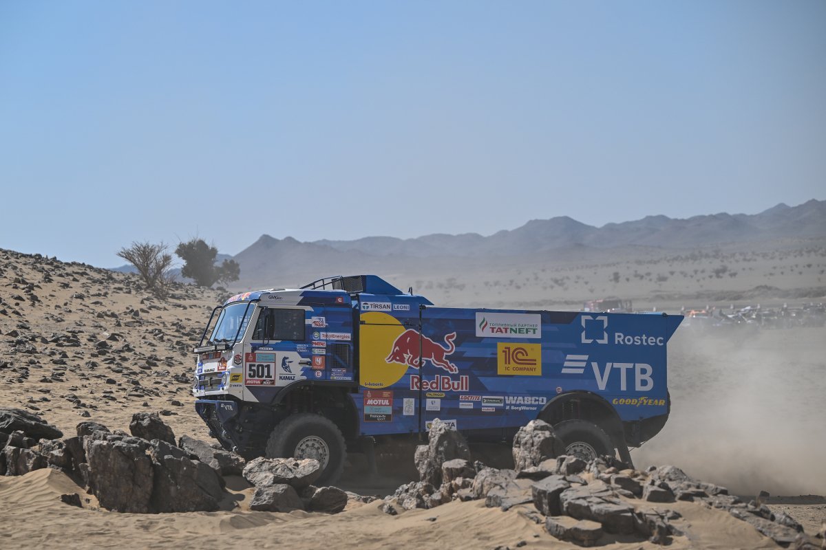KAMAZmasterTEAM's tweet photo. SS11 #Trucks #Dakar2022 #Kamazmaster https://t.co/EzPgSULejb