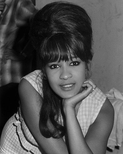 AnthonyDriven's tweet photo. The Amazing @RonnieSpectorGS has passed away. Her voice was beyond incredible. R.I.P. Queen Ronnie 💜✝️🙏 https://t.co/UHD53hvBBO