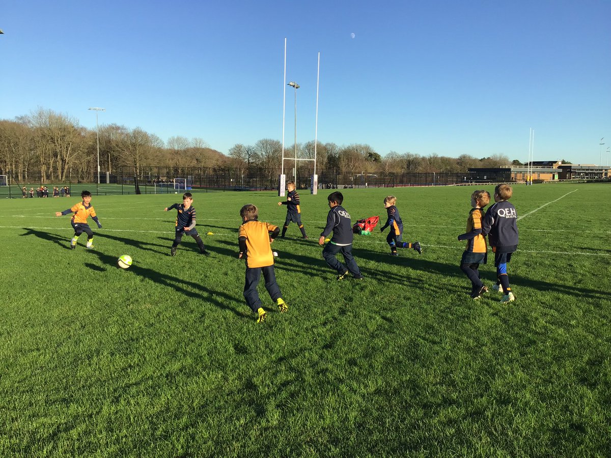 qehjuniors's tweet photo. Year 3 and 4 made the most of some glorious Failand sunshine this afternoon. #qehcare #qehschool #qehcommunity #qehcharacter @QEHSchool https://t.co/2PkhQm5YOw