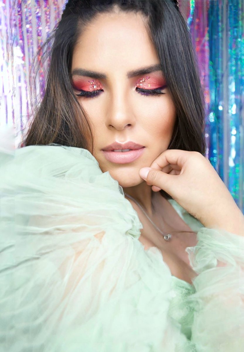 IsaPantojam's tweet photo. makeup de ayer en Ya son las 8🥰 
espero no defraudaros en los próximos programas! https://t.co/UVQVDMGrog