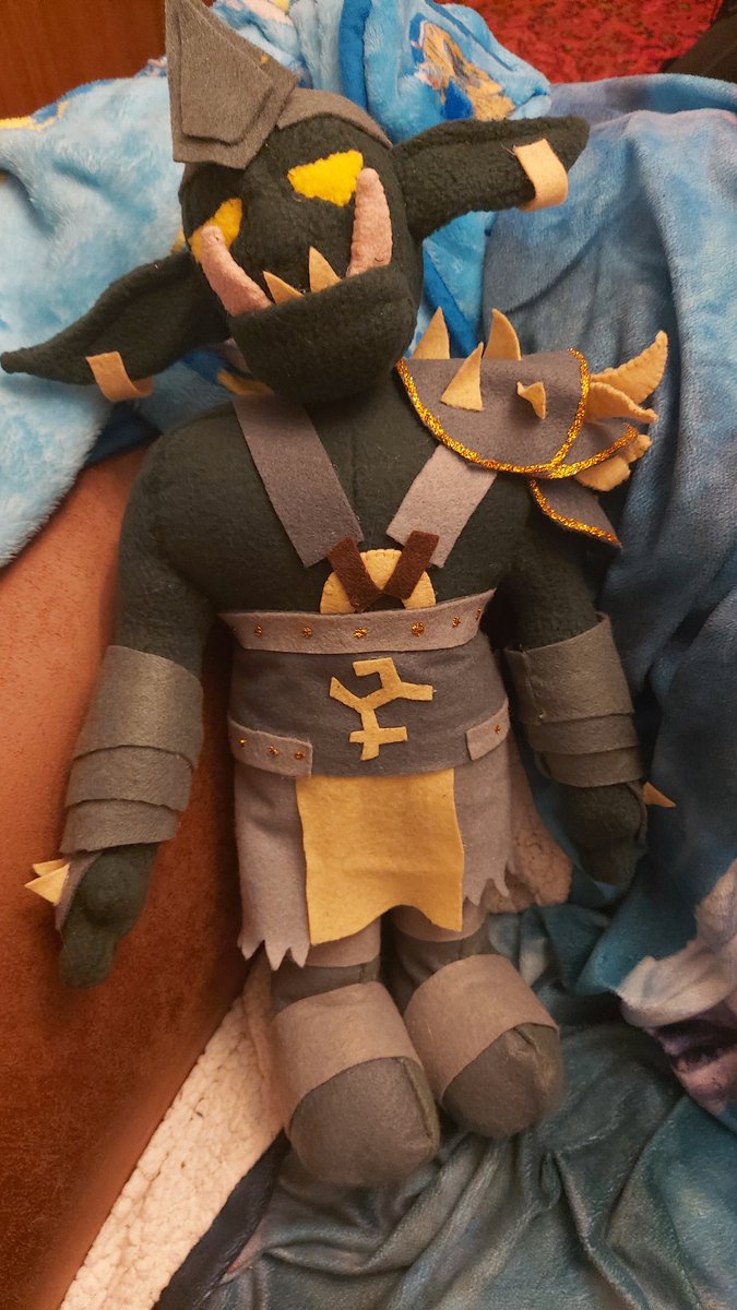PlushieTumRs's tweet photo. Redid the head twice till happy, tbh the head needed to be fraction of the size but ran out of patience and out of glue
 General graardor   @RuneScape  old school style @OldSchoolRS https://t.co/wrcNAH9ok8