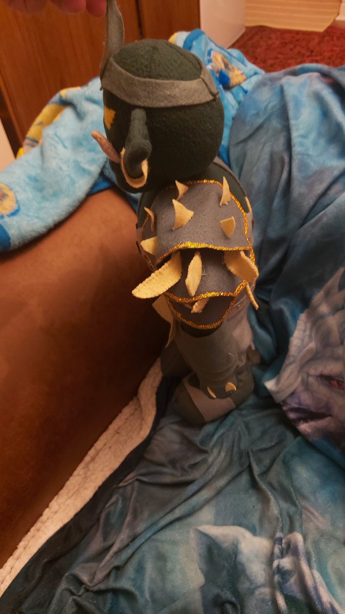 PlushieTumRs's tweet photo. Redid the head twice till happy, tbh the head needed to be fraction of the size but ran out of patience and out of glue
 General graardor   @RuneScape  old school style @OldSchoolRS https://t.co/wrcNAH9ok8
