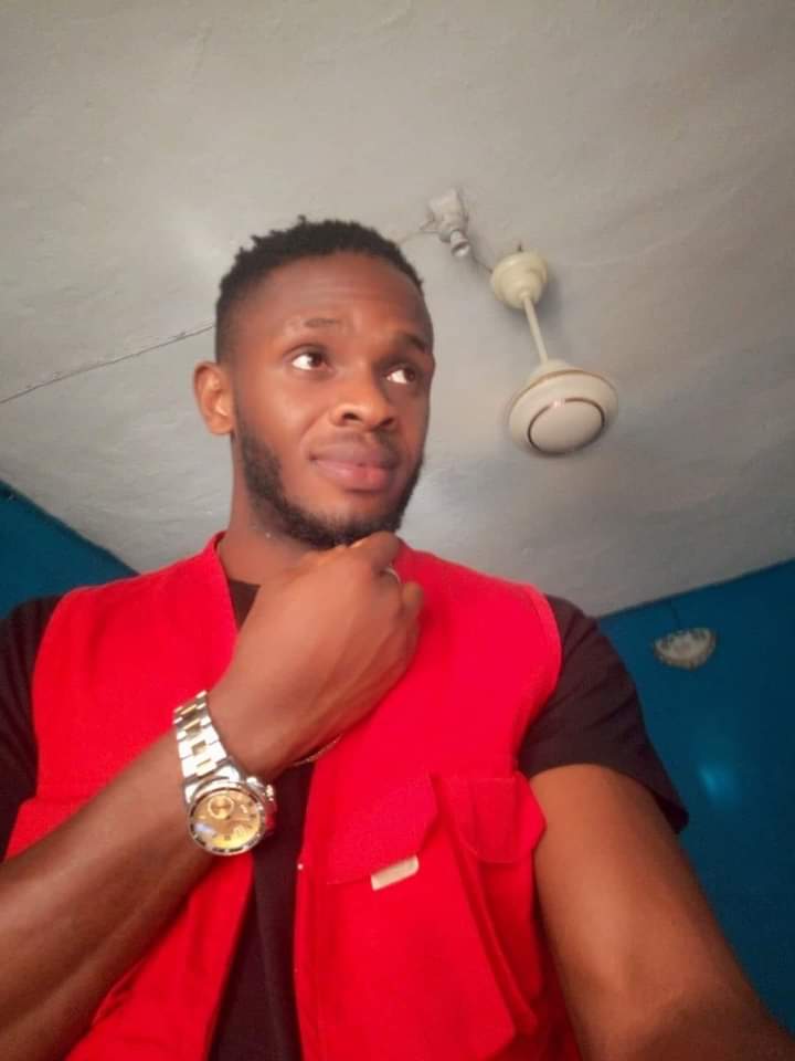AgboCurrentman's tweet photo. Chinedu  Unakalamba who was abducted in his hometown in Owerri North imo state by the Nigeria DSS since over 9 months ago his whereabouts is still unknown as of this moment of this report.#FreeChineduUnakalamba
#FreeMaziNnamdiKanuNow
@BorisJohnson @AmnestyNigeria @JoeBiden https://t.co/uejNoZ7Hkq