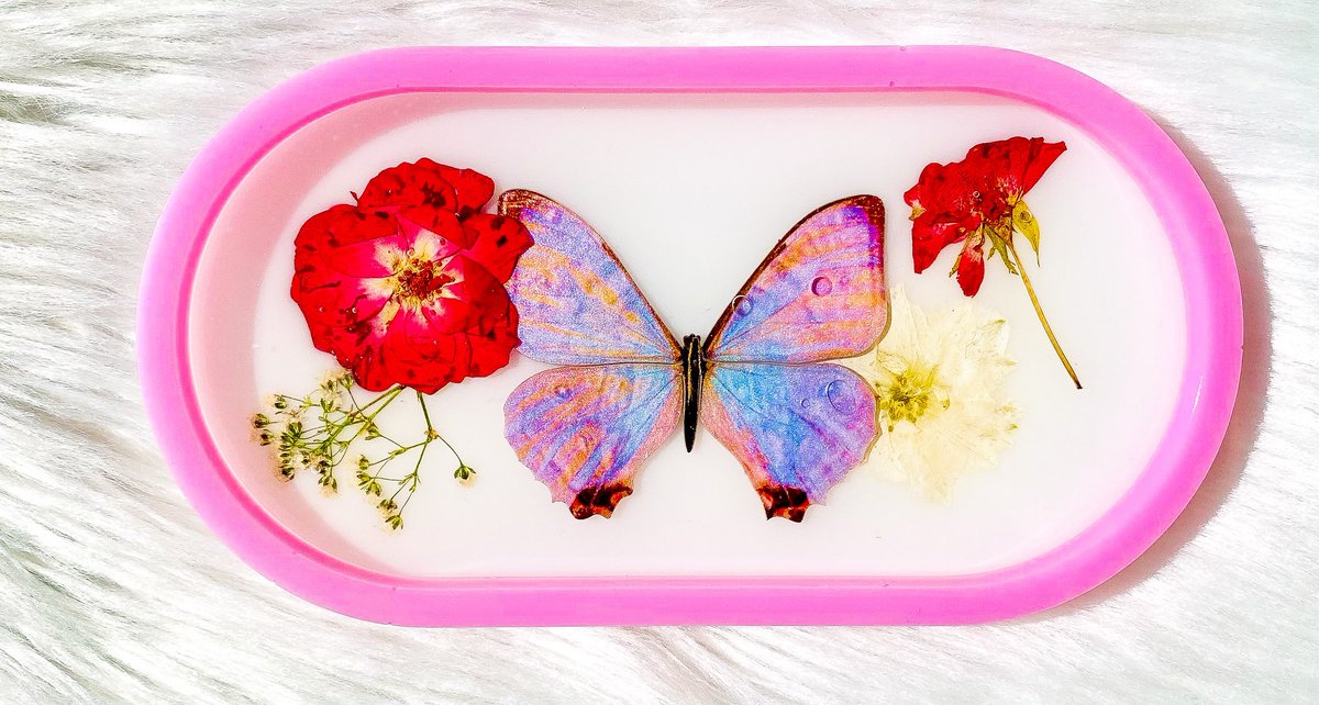 Heatherskiesss's tweet photo. Pink Morpho Rolling Tray 🌹 https://t.co/oegD6zoKgd