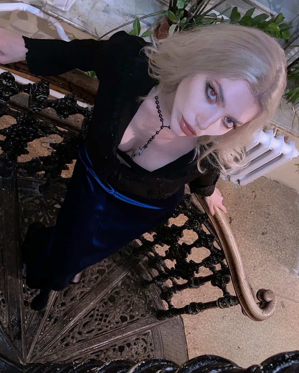 newfaceinnhell's tweet image. Мои готские хоромы