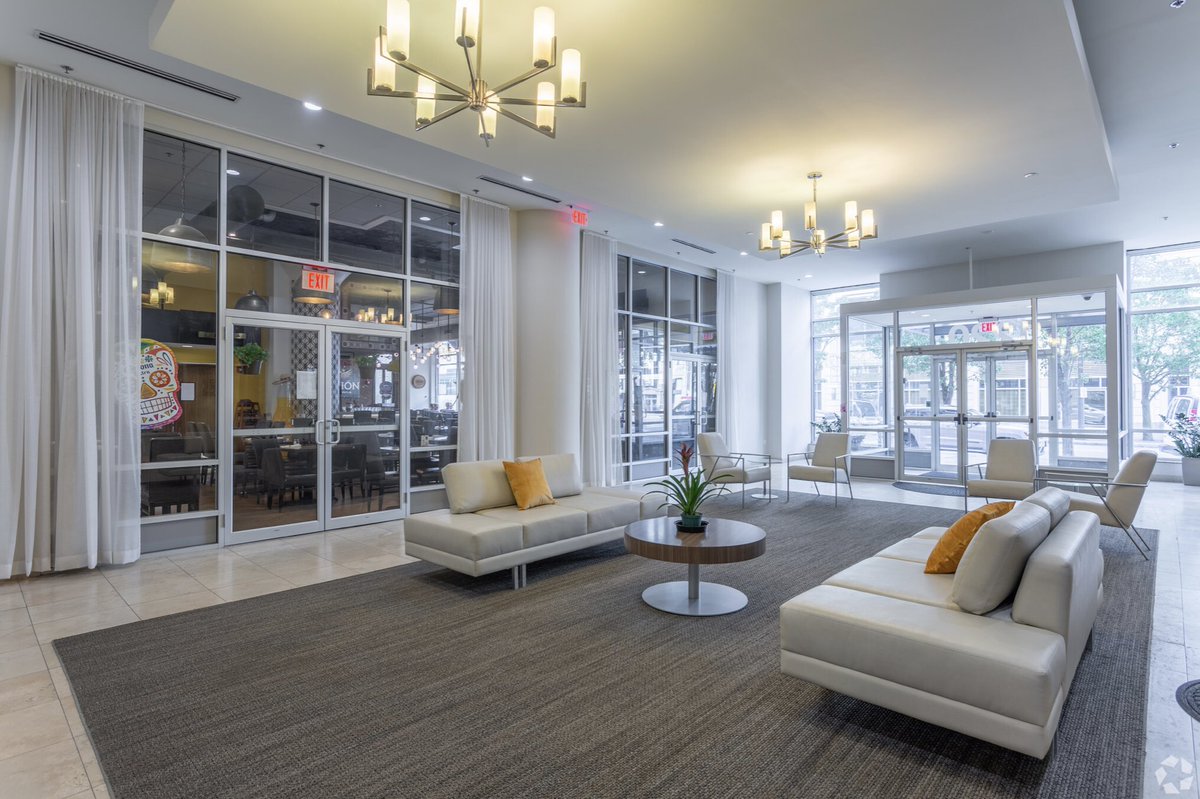 TheCreswell's tweet photo. Located in the heart of Playhouse Square, The Creswell allows you to experience cutting-edge living among world class culture.✨ https://t.co/RMtpHAPxBK