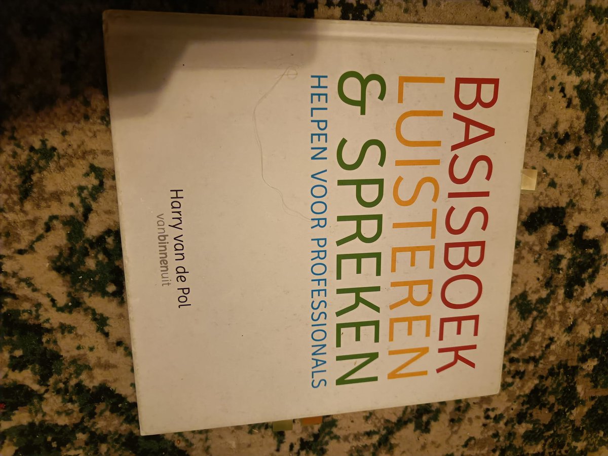doesliev's tweet image. Zijn er nog mensen die Social work doen of gaan doen aan de Hogeschool Rotterdam en bepaalde boeken nodig hebben? Ik ben afgestudeerd en alles mag weg. Ik hoef niet veel, geef wat je kan missen en ik stuur het naar je op.

As usual retweet = liev ❤️