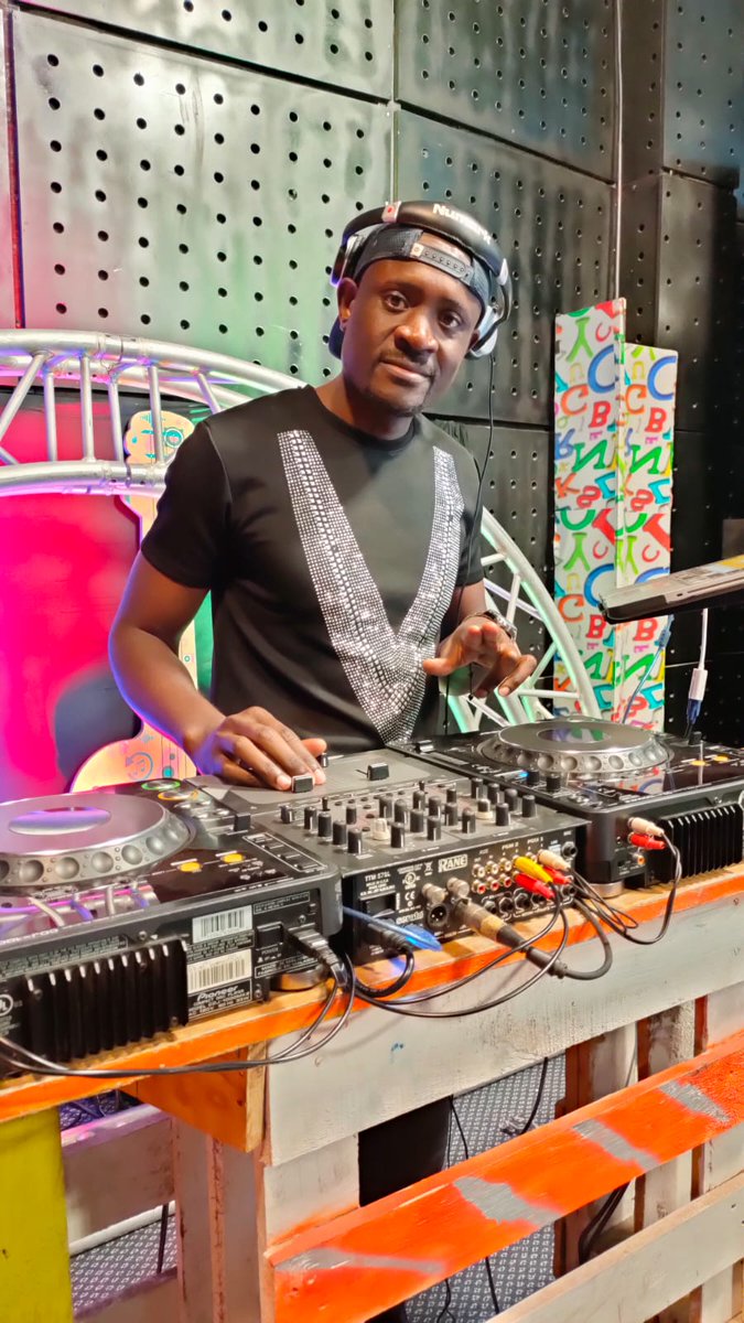 Babz_headmaster's tweet photo. #partyAllDjs is now happening... https://t.co/O0xn6ZoYrV