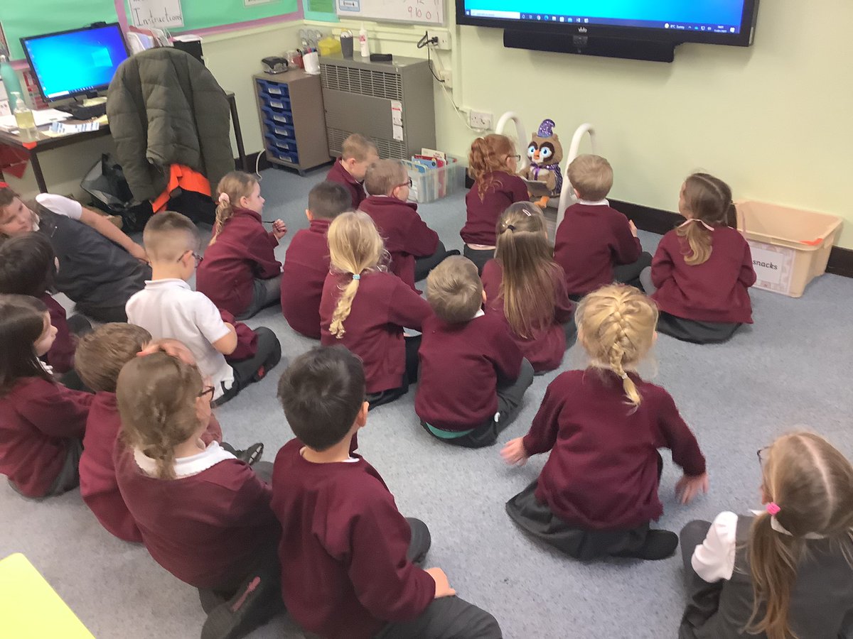 PuritonPrimary's tweet image. Ruby Class have had Octavius, our reading owl, join them this week as they got the highest percentage of children reach the reading rocket. Jack and the Beanstalk was a clear favourite! #RubyClass