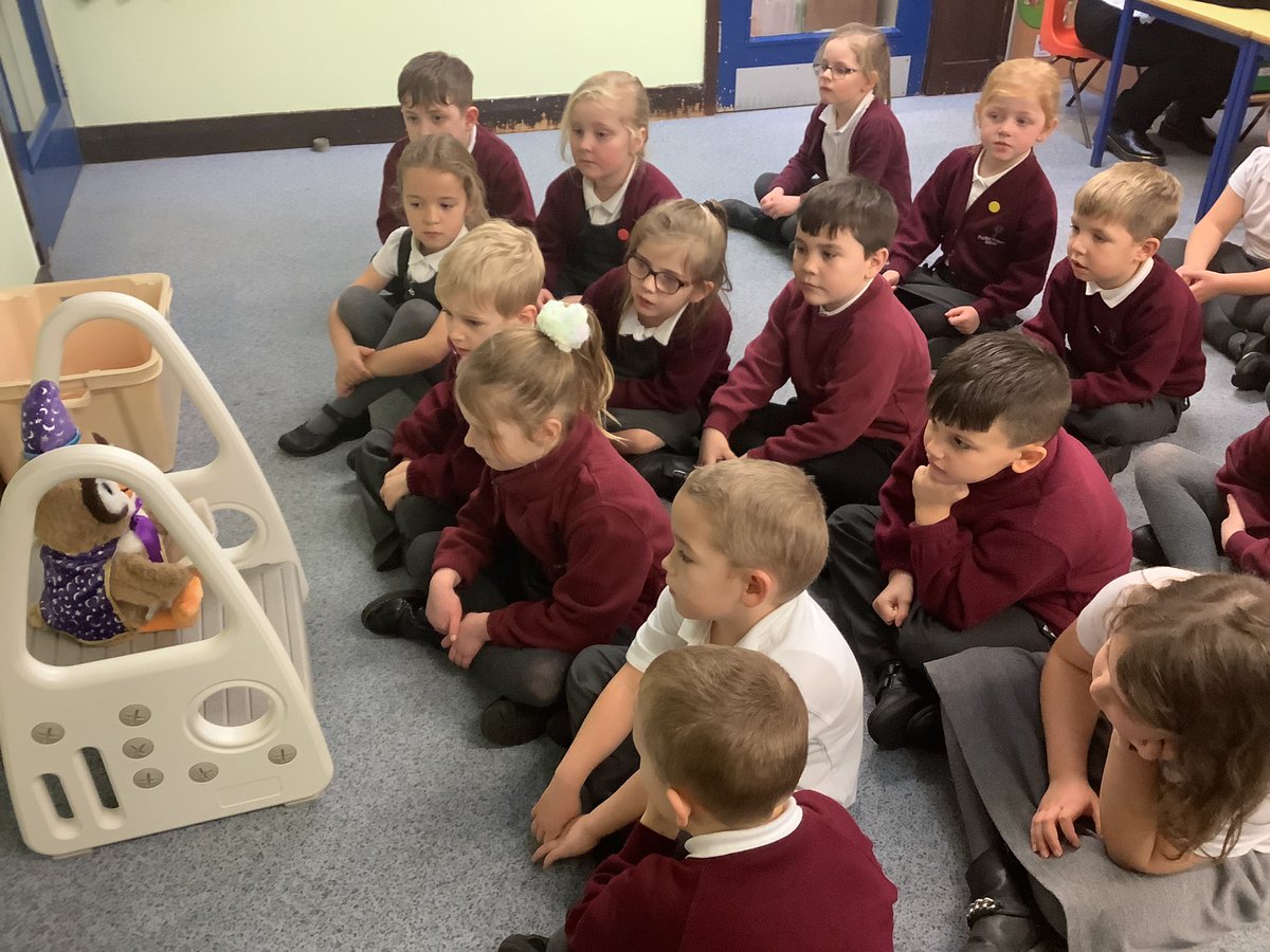 PuritonPrimary's tweet image. Ruby Class have had Octavius, our reading owl, join them this week as they got the highest percentage of children reach the reading rocket. Jack and the Beanstalk was a clear favourite! #RubyClass