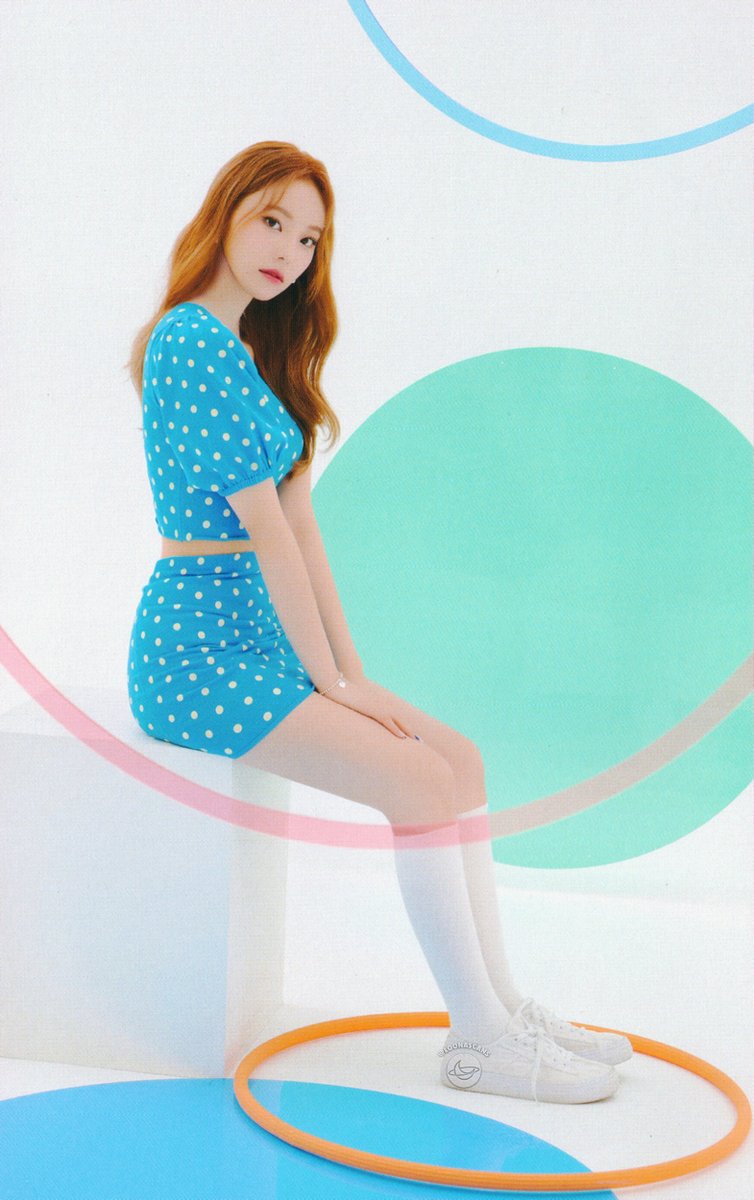 loonascans_jp's tweet photo. Hula Hoop Album - Version A
» Jinsoul
» Choerry
» Yves
» Chuu https://t.co/2dfaBoXcZe
