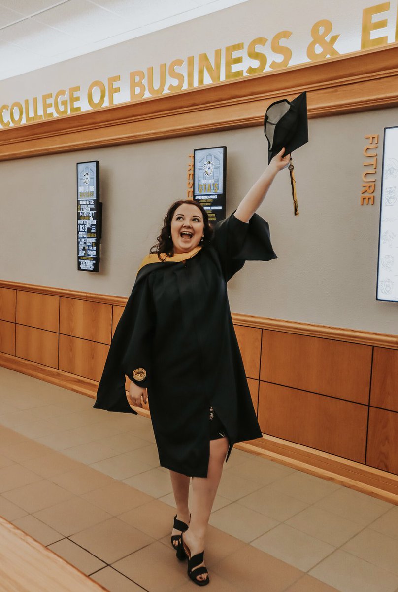 juliasanders98's tweet photo. Update: MBA secured. 😈 https://t.co/fCZmCOsyxh
