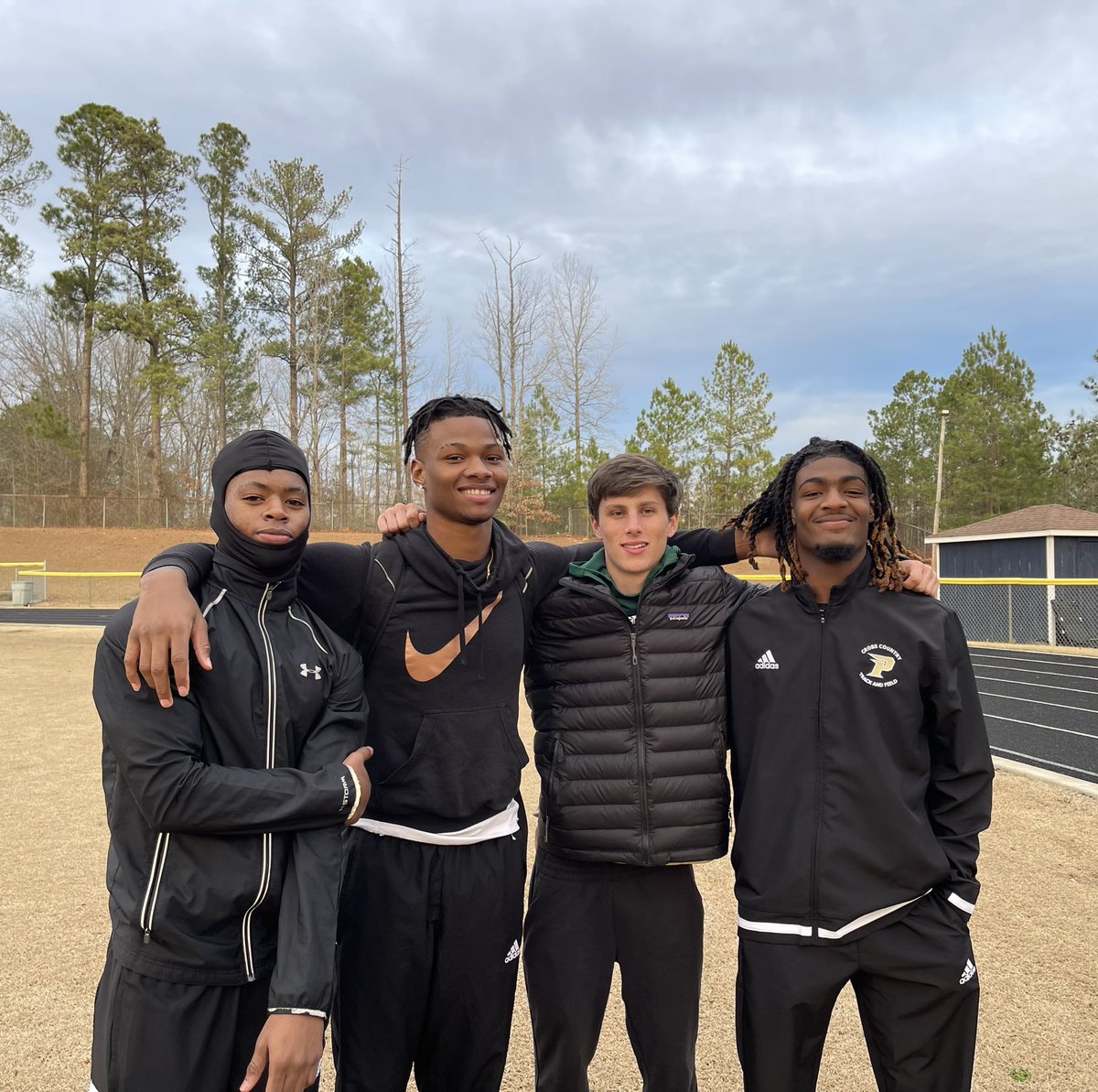 xc_field's tweet photo. Patriot Men qualify for State in 4x 200!!! 1.33 @PCPR1DE @Pinecrest_MCS https://t.co/nNJRb7TaMl