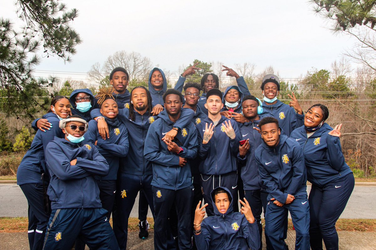 nazzukiiii's tweet photo. Track season is backkk we at Clemson wit it this weekend #ncat #ncattrack #Ncat22 #NCAT23 @NCATAGGIES https://t.co/9XK3f0Lu7f