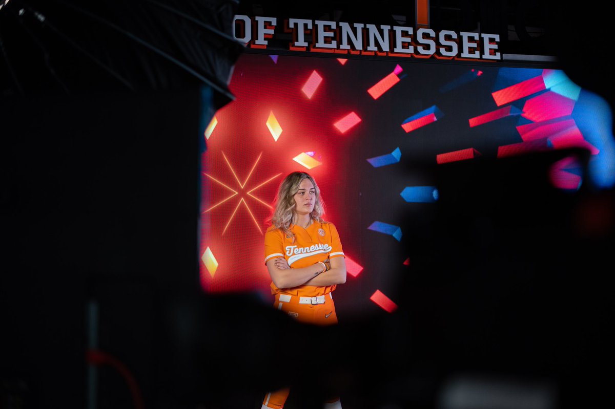 Vol_Softball's tweet photo. special season coming soon! 🍊 https://t.co/AiUrFjkH8i