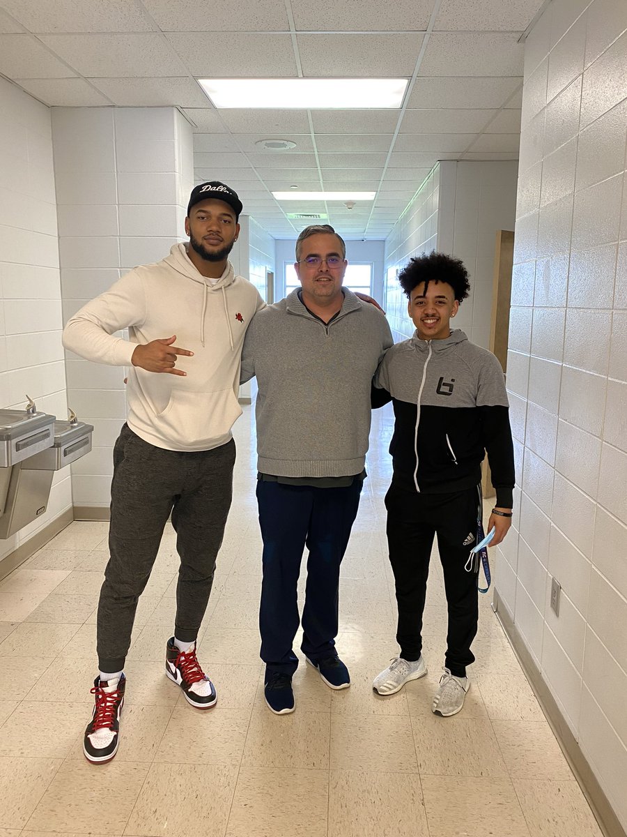 Definitely appreciate <a href="/CoachKrampen_Jr/">Corey Krampen M.Ed</a> for all the help and effort he put into me getting into college man from sending my transcripts to talking to different coaches for me all while doing this for a completely different sport 💪🏽