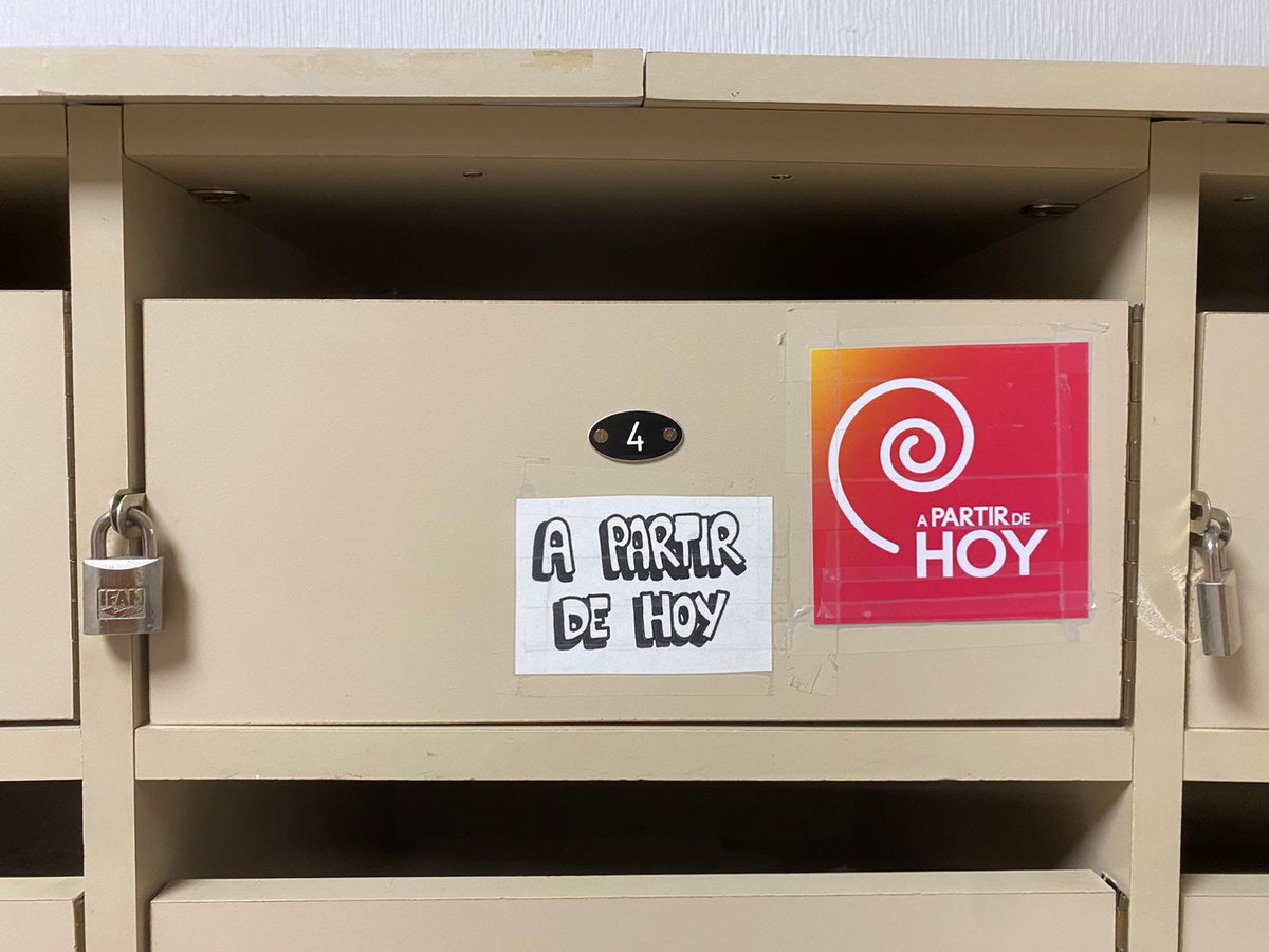 Qué bonito que el buzón siga estando en TVE. Pasado el tiempo me reafirmo: qué gran programa y qué buenos colaboradores: Olga Viza, Gemma Nierga, etc. Y grandísimos invitados cada día.