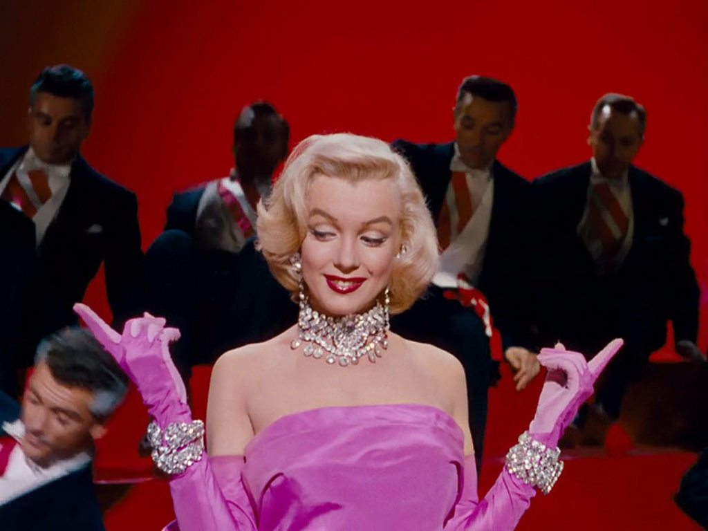 kinolichtblick's tweet photo. Es geht wild zur Sache in unserem nächsten Film im "hemmungslosen" Programm. Howard Hawkes Musical "Blondinen bevorzugt" mit Marilyn Monroe ist ein Spektakel sondergleichen.
Den Film könnt ihr am 18.1. um 20:30 im Pollux Paderborn erleben.
Tickets: https://t.co/NSbFiOva2F https://t.co/wCTt2Y1gm4