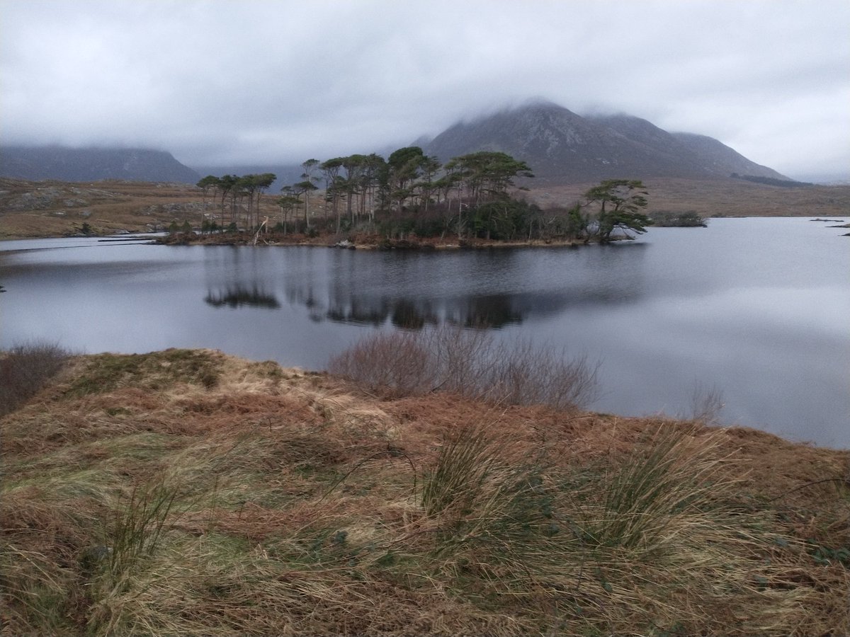This afternoon Galway Mountain Rescue Team responded to a missing person search in the 12 Bens. Thankfully the person turned up and the team returned safely to base.