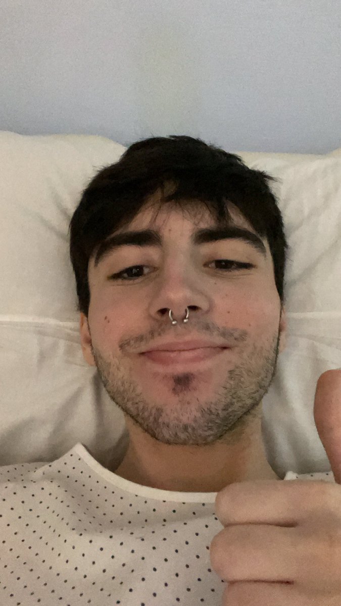 Lo que más difícil me está resultado es el cansancio por desnutrición, he bajado como 15kg desde el brote.
Por suerte tengo al putisimo Xokas pagando la medicación, comida y lo que haga falta🥵