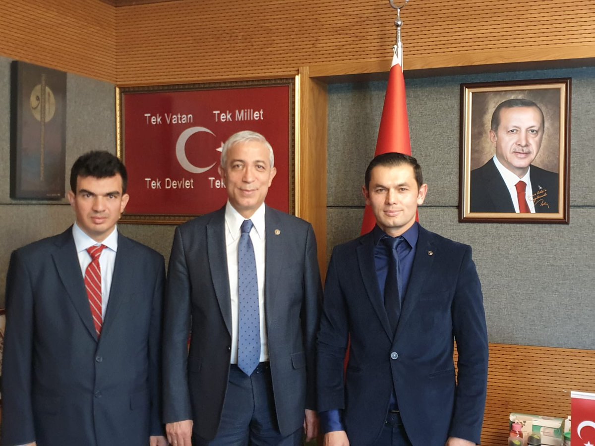 Kars milletvekili, Tarim Orman ve Köyişleri Komisyon Başkanı Sayın Prof. Dr. Yunus KILIÇ  hocamızın Veteriner Hekimlerin Sesi ile Semptom Dergisi'ne vermiş olduğu ropörtaj ve göstermiş olduğu misafirperverlik için çok teşekkür ederiz. <a href="/yunuskilic36/">YUNUS KILIÇ</a> <a href="/merkezkonseyi/">Türk Veteriner Hekimleri Birliği</a> <a href="/KarsBolgesiVHO/">Kars VHO</a>